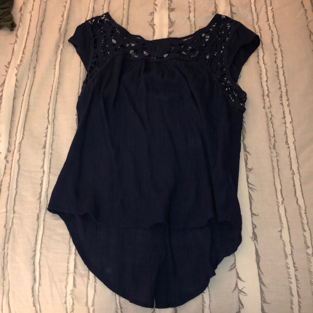 navy top